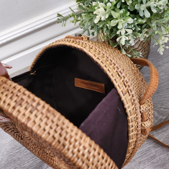 Round Street Level Anthropologie wicker bag - Picture 8 of 10